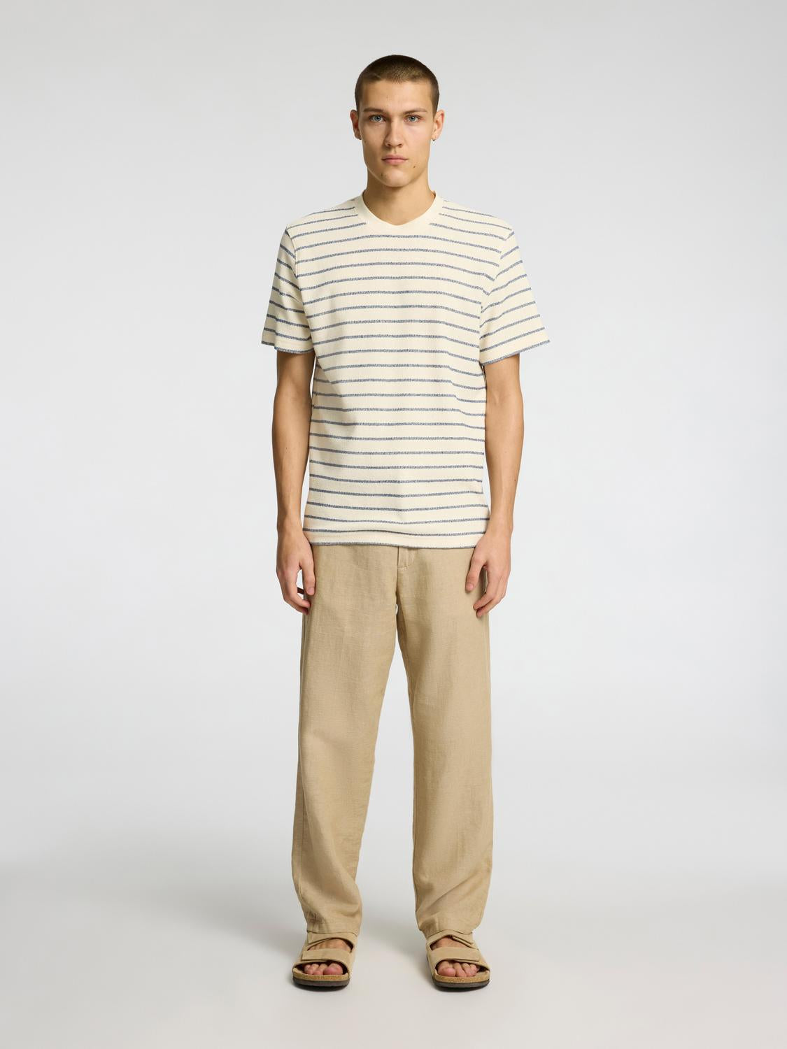 model_shot-front_full